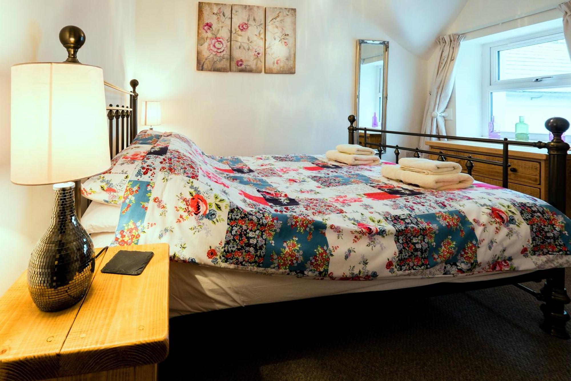 Glan Y Mor, Sleeps 20, 8 Bedrooms, 8 Bathrooms, Seafront, Крик'єт Екстер'єр фото