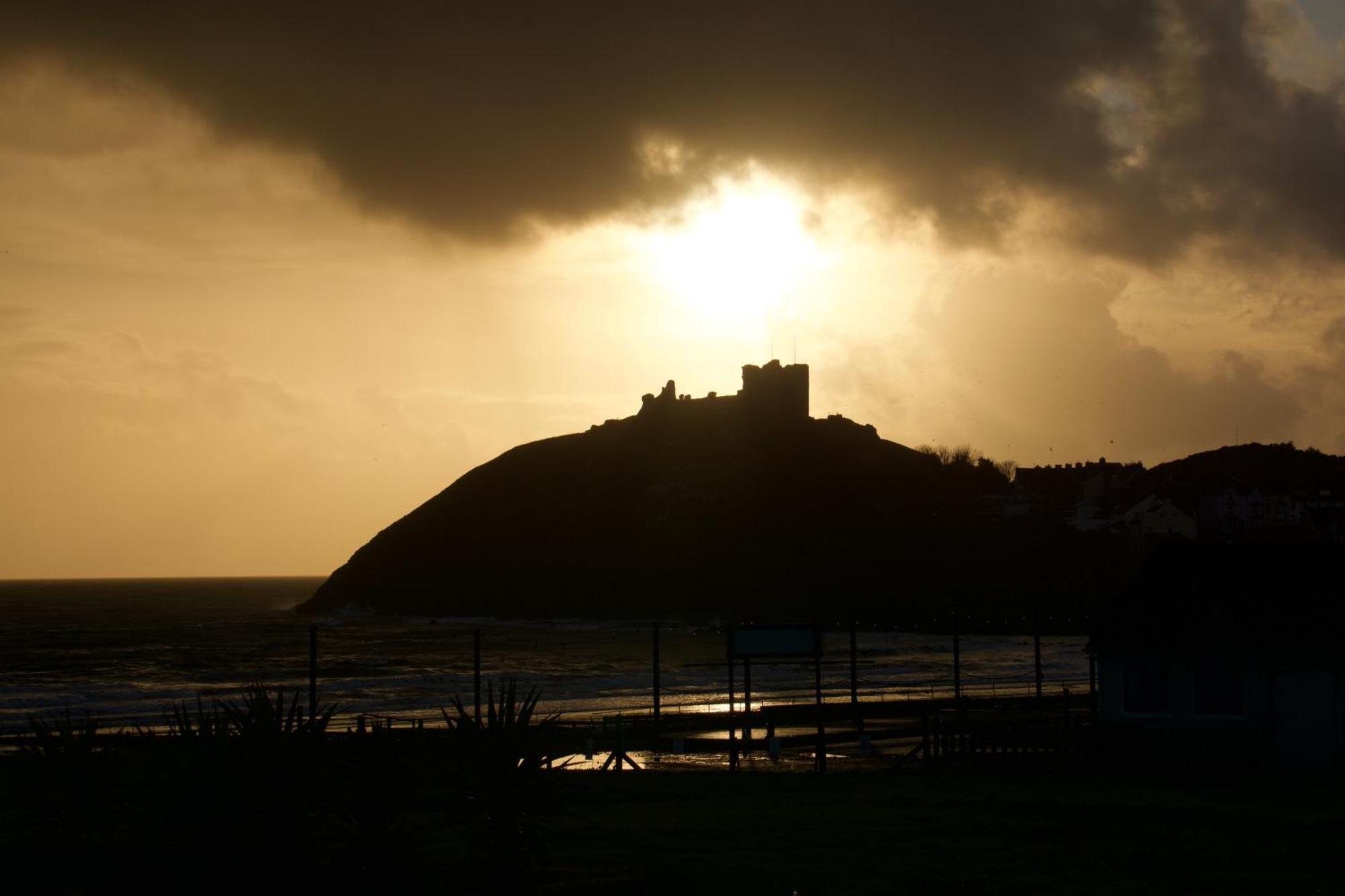 Glan Y Mor, Sleeps 20, 8 Bedrooms, 8 Bathrooms, Seafront, Крик'єт Екстер'єр фото