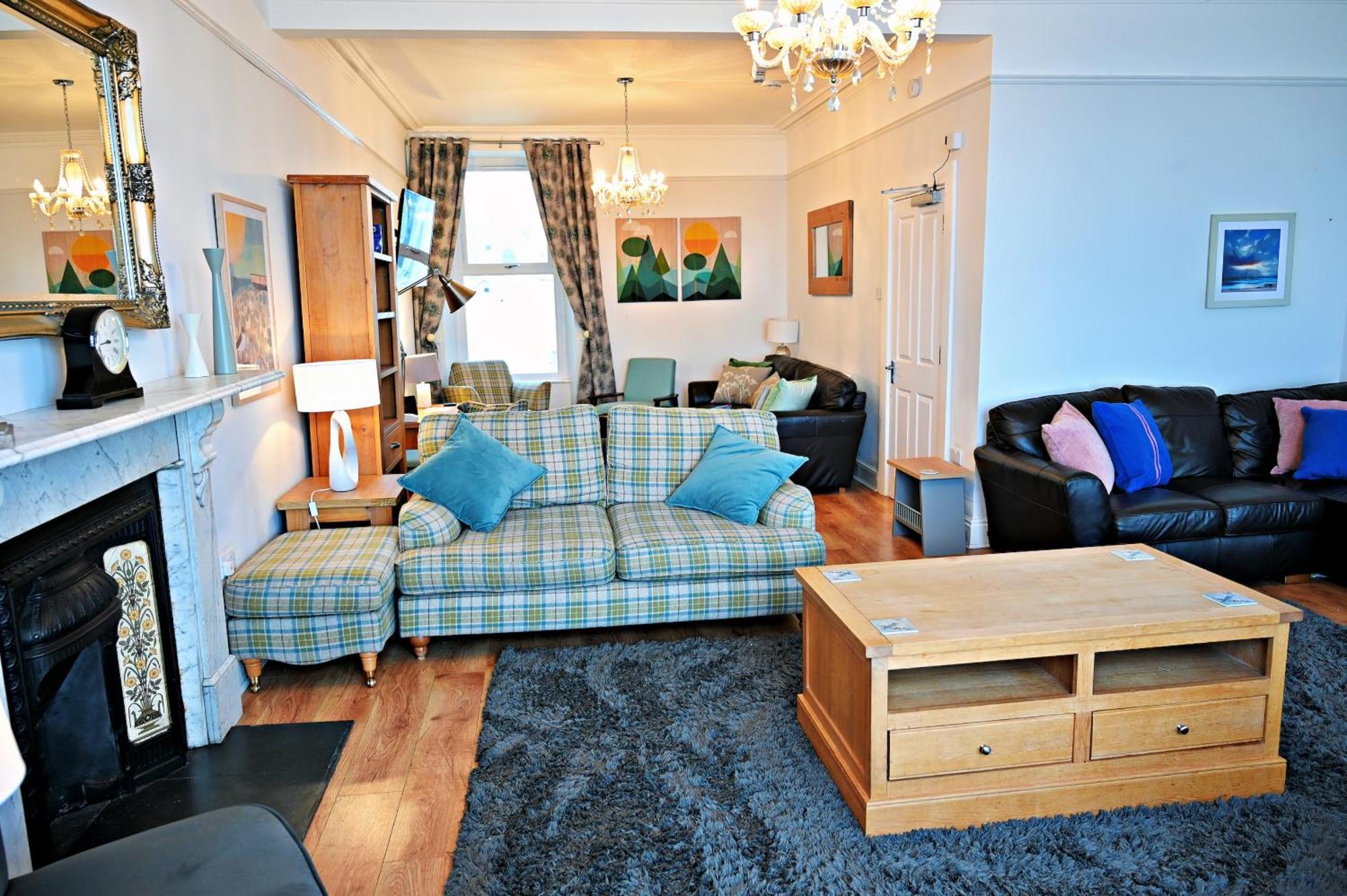 Glan Y Mor, Sleeps 20, 8 Bedrooms, 8 Bathrooms, Seafront, Крик'єт Екстер'єр фото